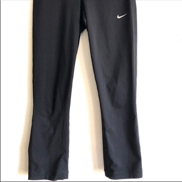 Nike Run Fast Live Fearless Relay Graphic Crop Leggings in black size Small - Picture 7 of 8
